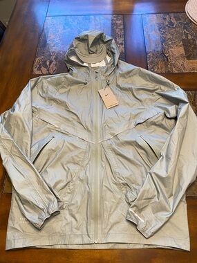 Nike Storm-FitADV Men’s Reflective Hooded waterproof running jacket